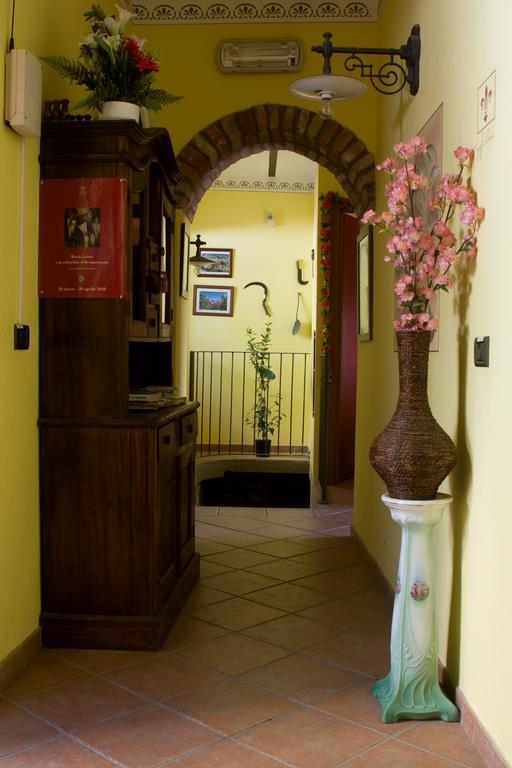 Bed and Breakfast Arco Dei Nobili à Monforte dʼAlba Extérieur photo